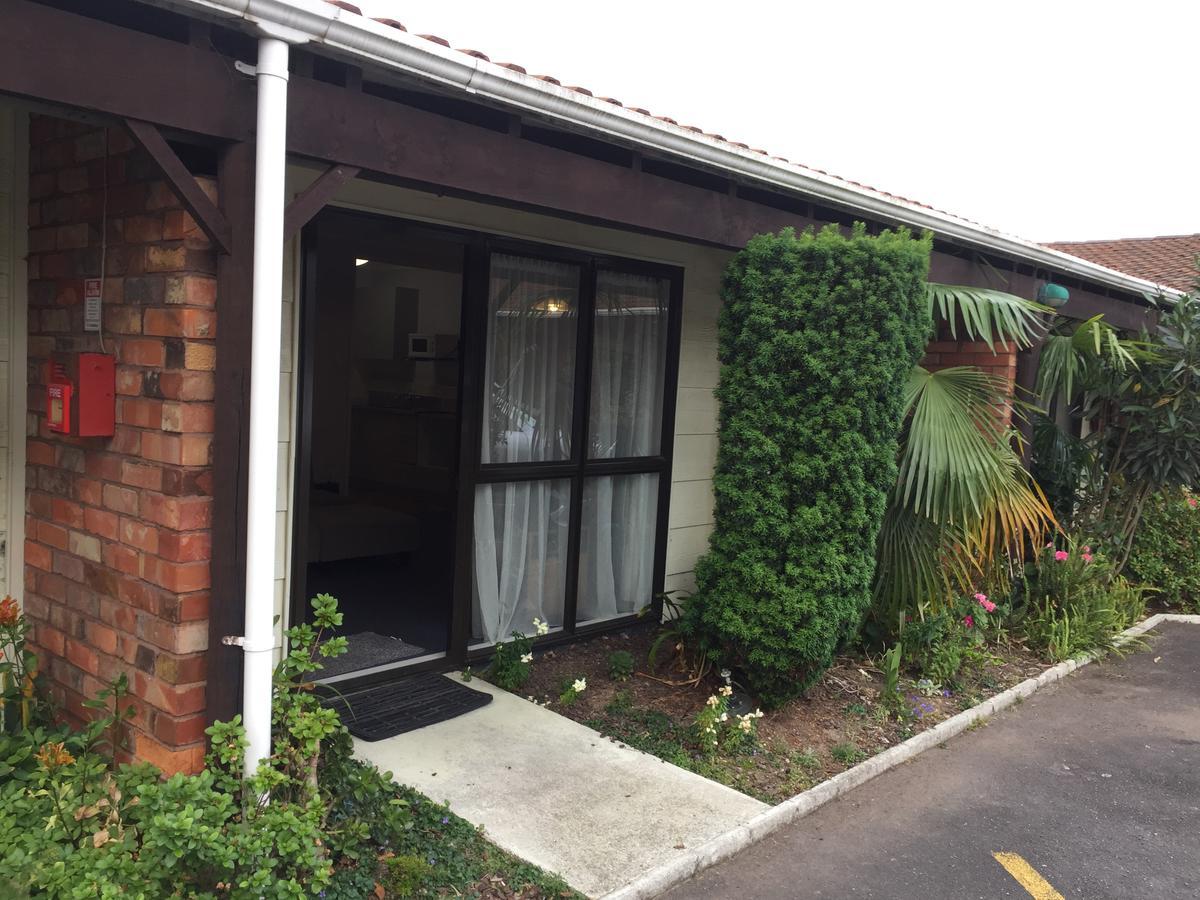 Gibson Court Motel Rotorua Bagian luar foto