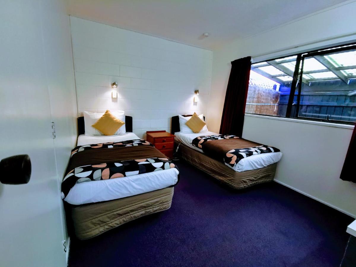 Gibson Court Motel Rotorua Bagian luar foto